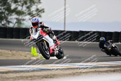 media/Apr-18-2025-TrackDaz (Fri) [[45f5874c44]]/B Group/Session 4 (Turn 6 - Outside)/